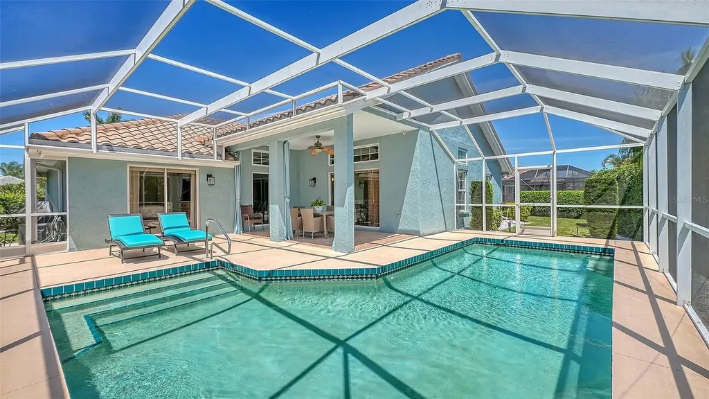 3728 71st Terrace E Sarasota FL 34243