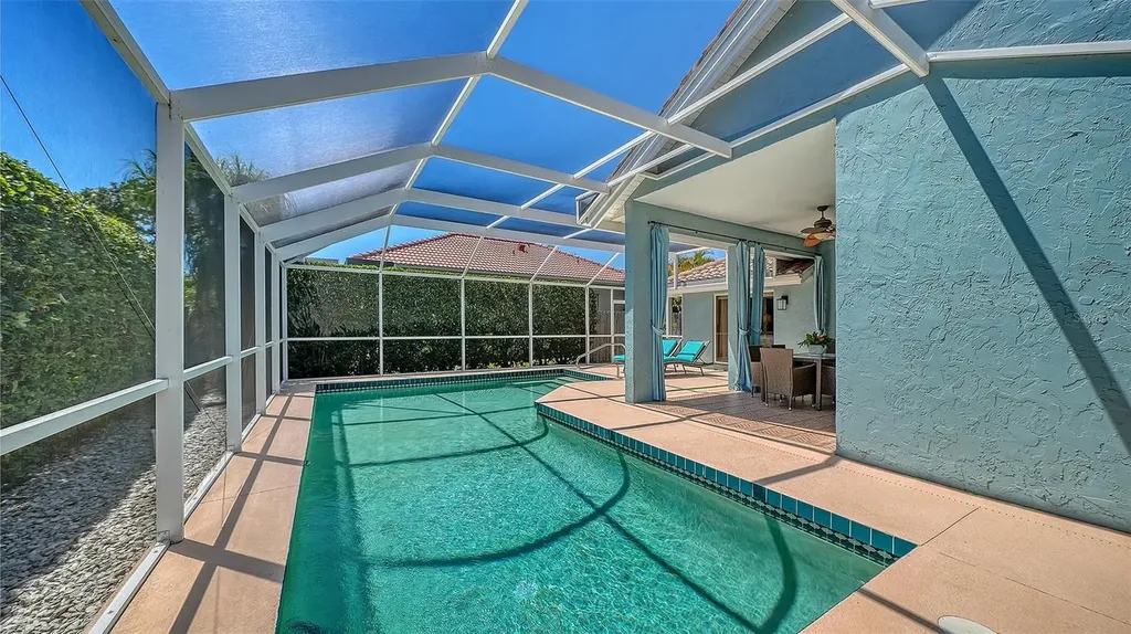 3728 71st Terrace E Sarasota FL 34243