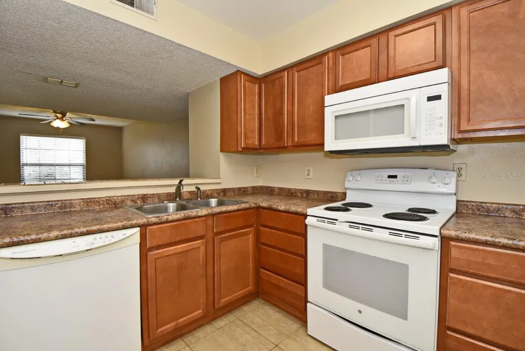 2724 Gray Fox Lane Orlando FL 32826