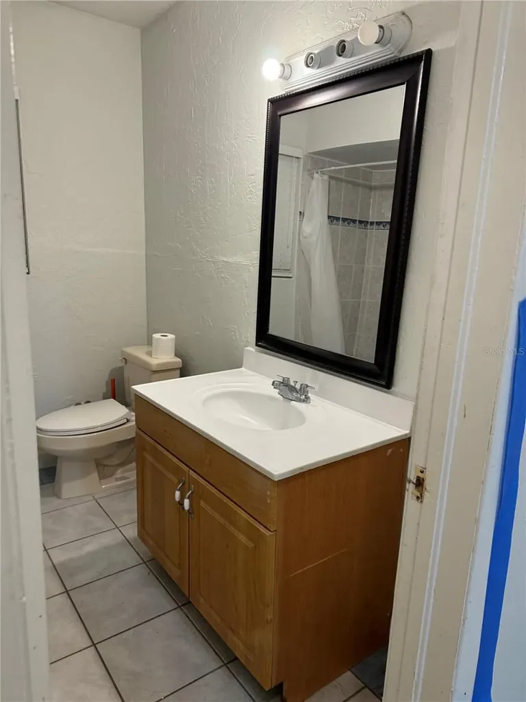 121 33rd Avenue E Bradenton FL 34208
