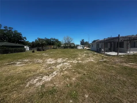 121 33rd Avenue E Bradenton FL 34208