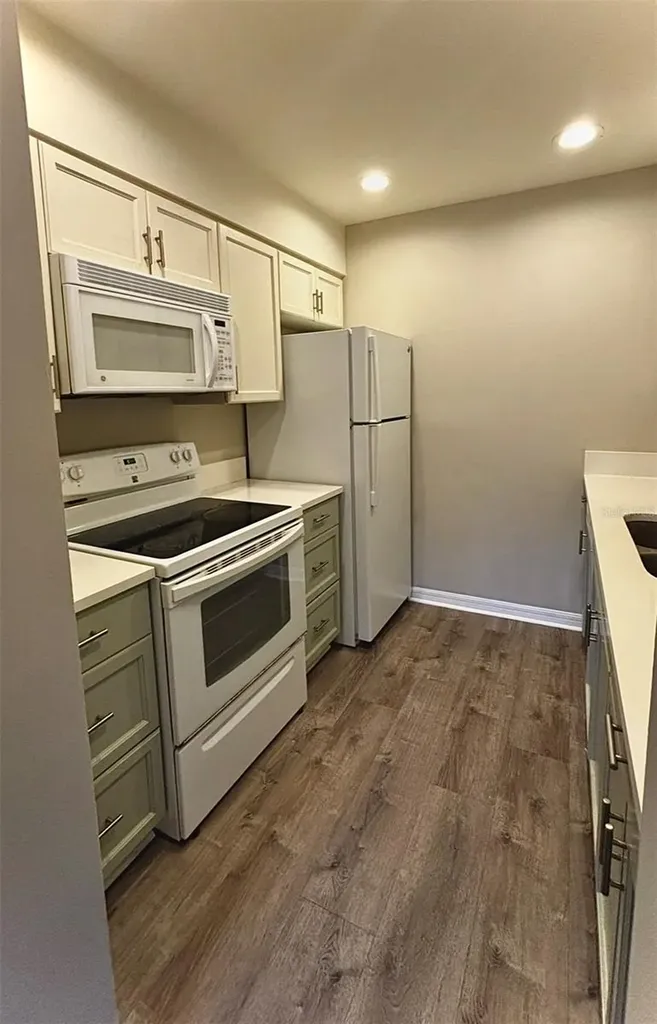 350 79th Avenue N St Petersburg FL 33702
