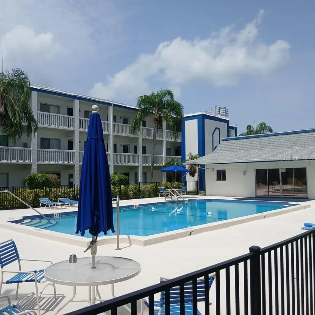 350 79th Avenue N St Petersburg FL 33702