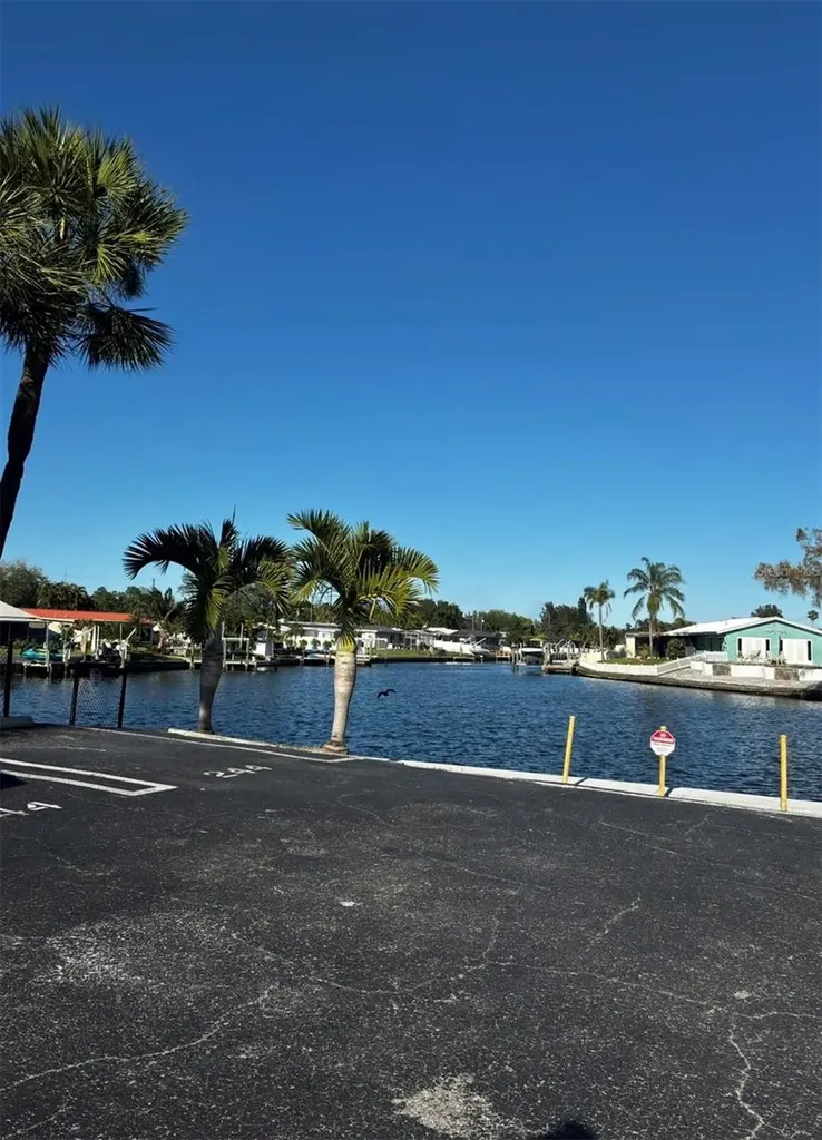 350 79th Avenue N St Petersburg FL 33702