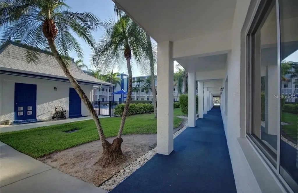 350 79th Avenue N St Petersburg FL 33702