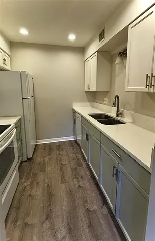 350 79th Avenue N St Petersburg FL 33702