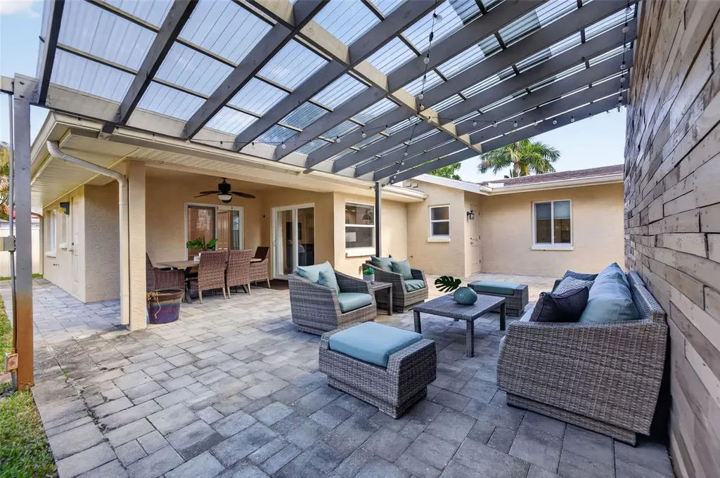 413 43rd Avenue NE St Petersburg FL 33703