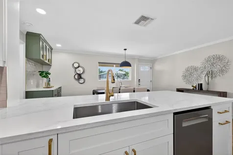 413 43rd Avenue NE St Petersburg FL 33703