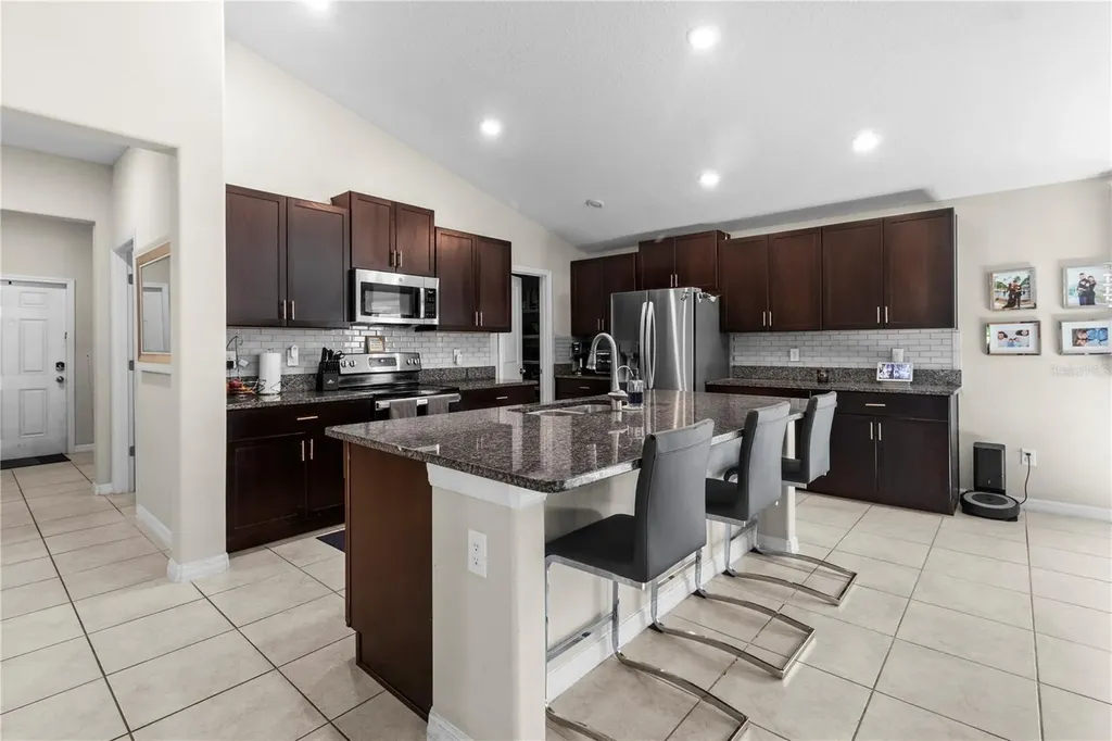 13525 Willow Bluestar Loop Riverview FL 33579