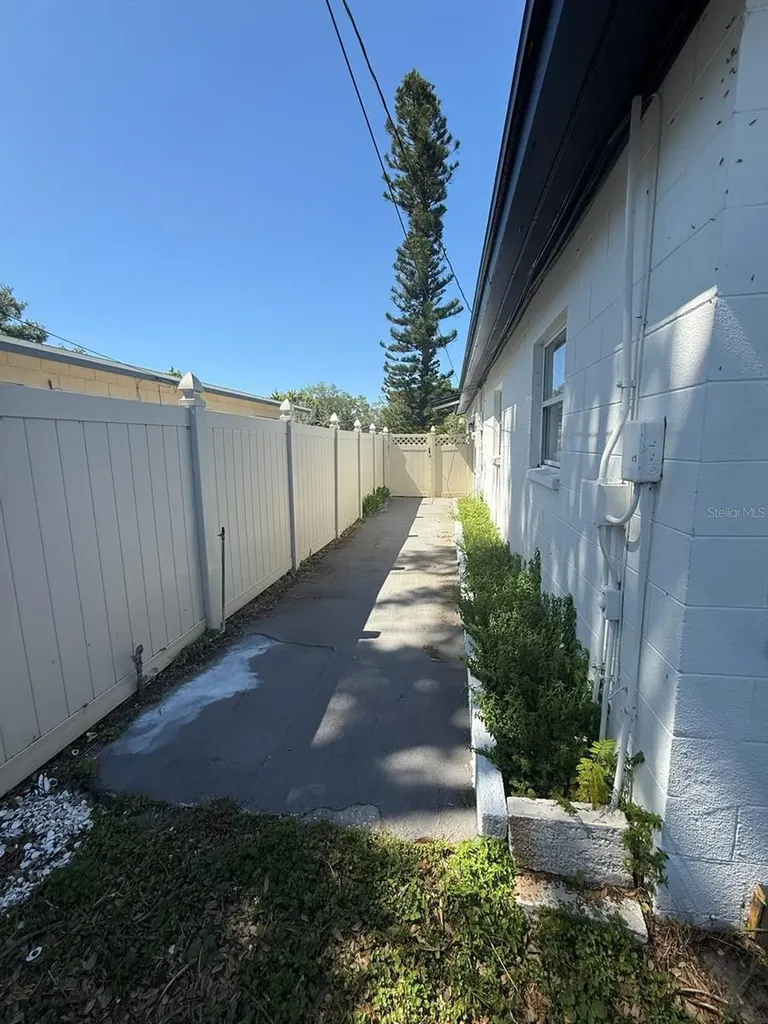1842 Maryland Avenue NE St Petersburg FL 33703