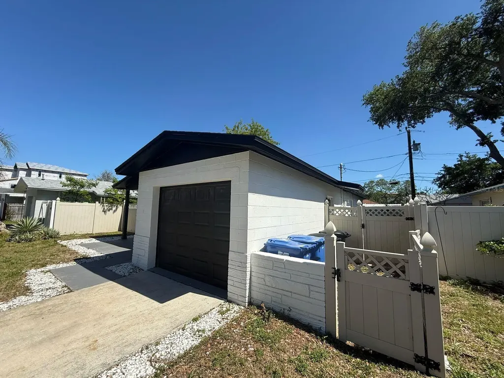 1842 Maryland Avenue NE St Petersburg FL 33703