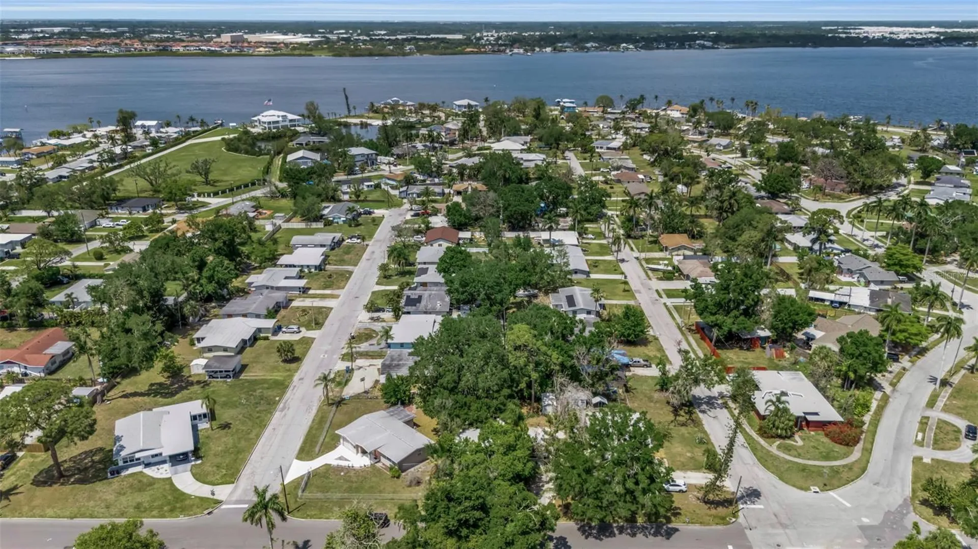 2317 2nd Avenue E Bradenton FL 34208