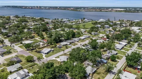 2317 2nd Avenue E Bradenton FL 34208