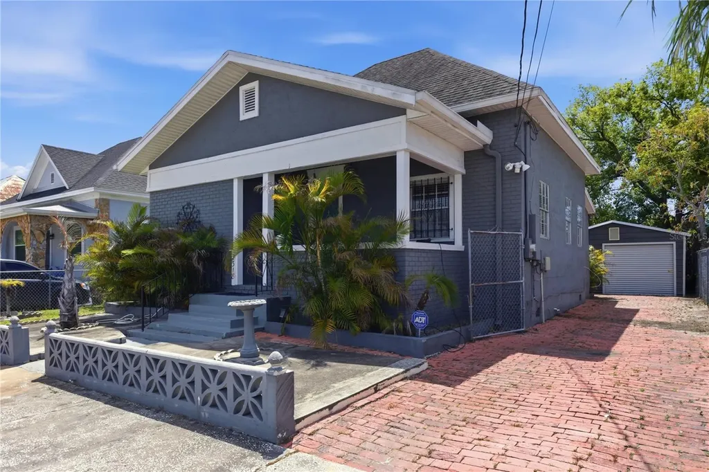 2318 W Cordelia Street Tampa FL 33607