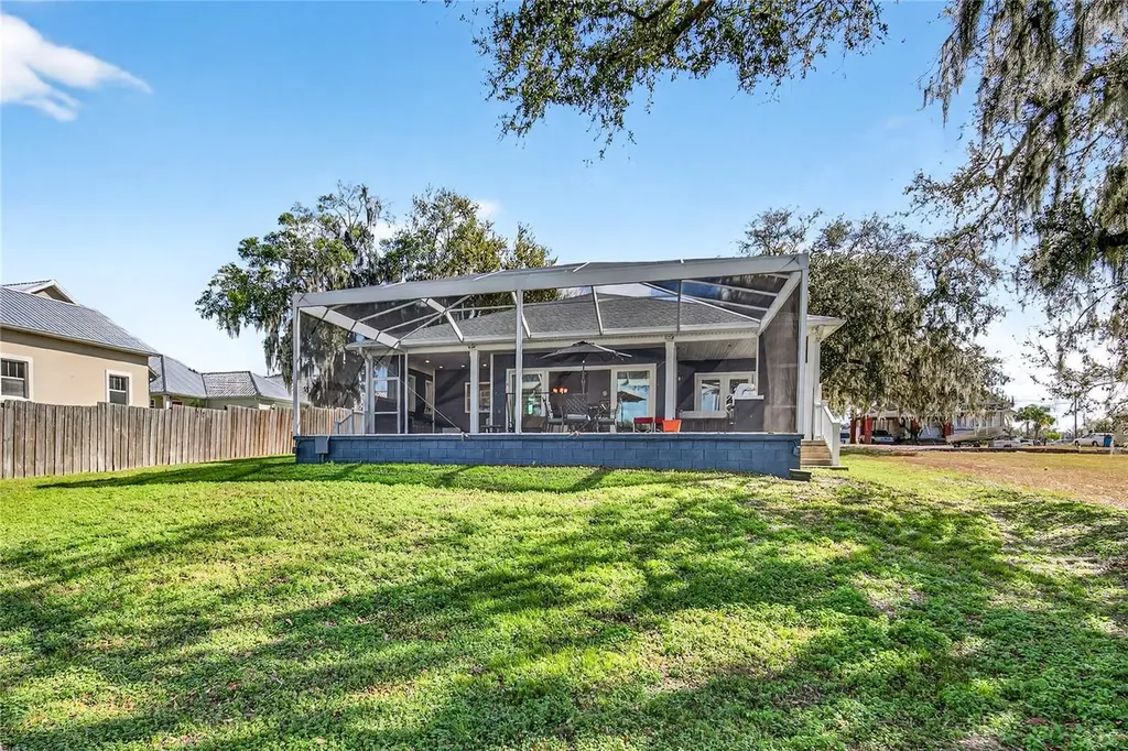 264 S Central Avenue Umatilla FL 32784