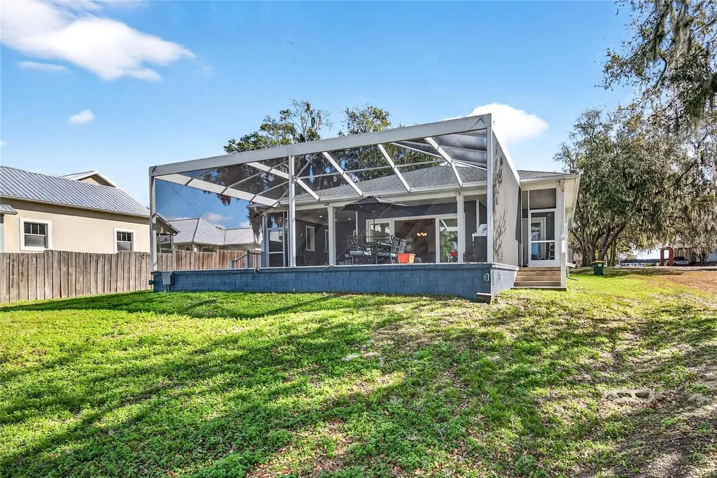264 S Central Avenue Umatilla FL 32784