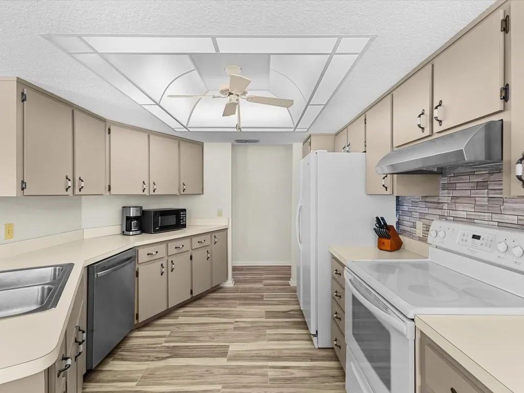 8052 Spring Hill Drive Spring Hill FL 34606