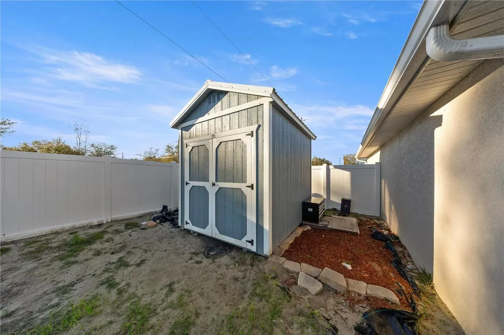 13196 SW 106th Street Dunnellon FL 34432