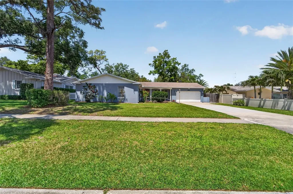 1894 Oakdale Lane N Clearwater FL 33764