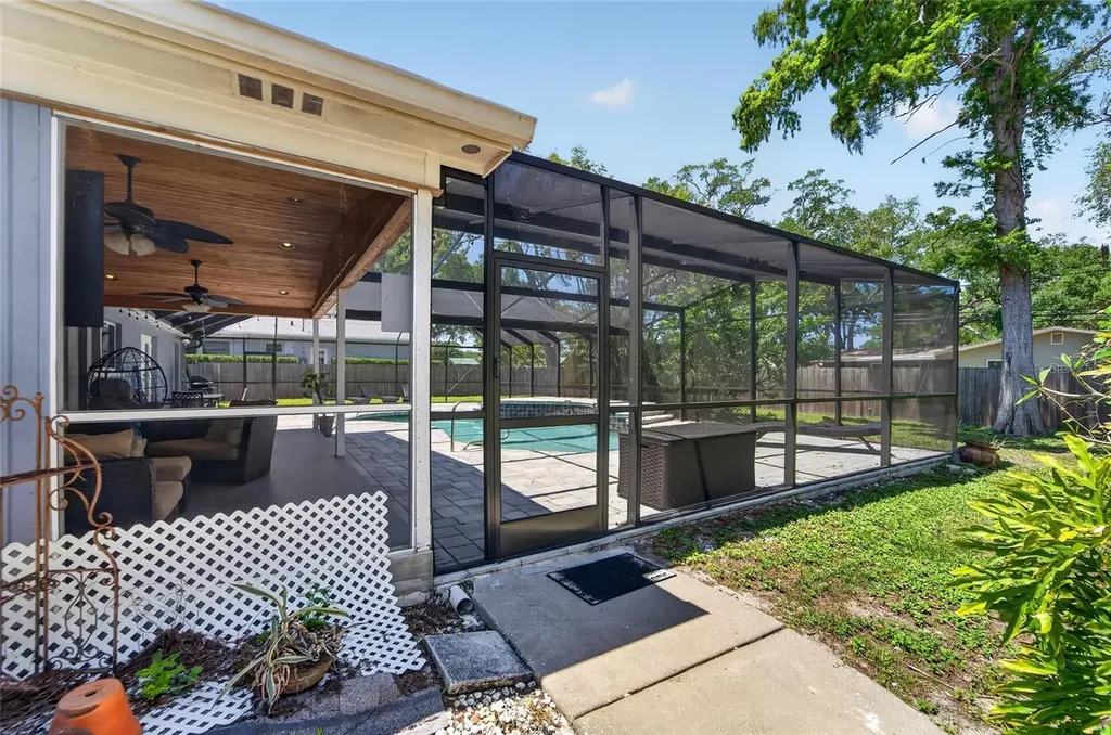 1894 Oakdale Lane N Clearwater FL 33764