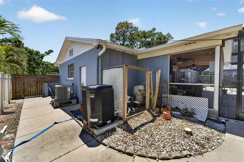 1894 Oakdale Lane N Clearwater FL 33764