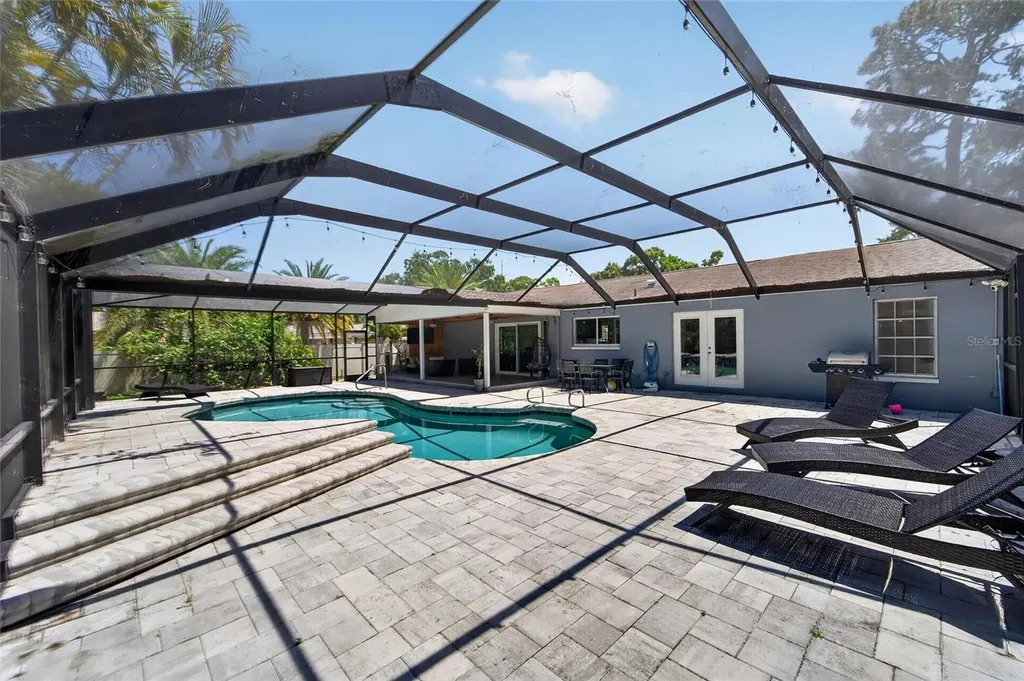 1894 Oakdale Lane N Clearwater FL 33764