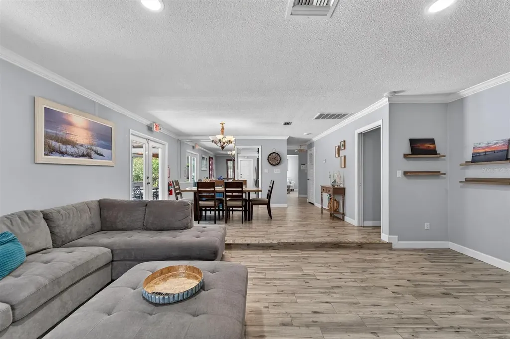 1894 Oakdale Lane N Clearwater FL 33764