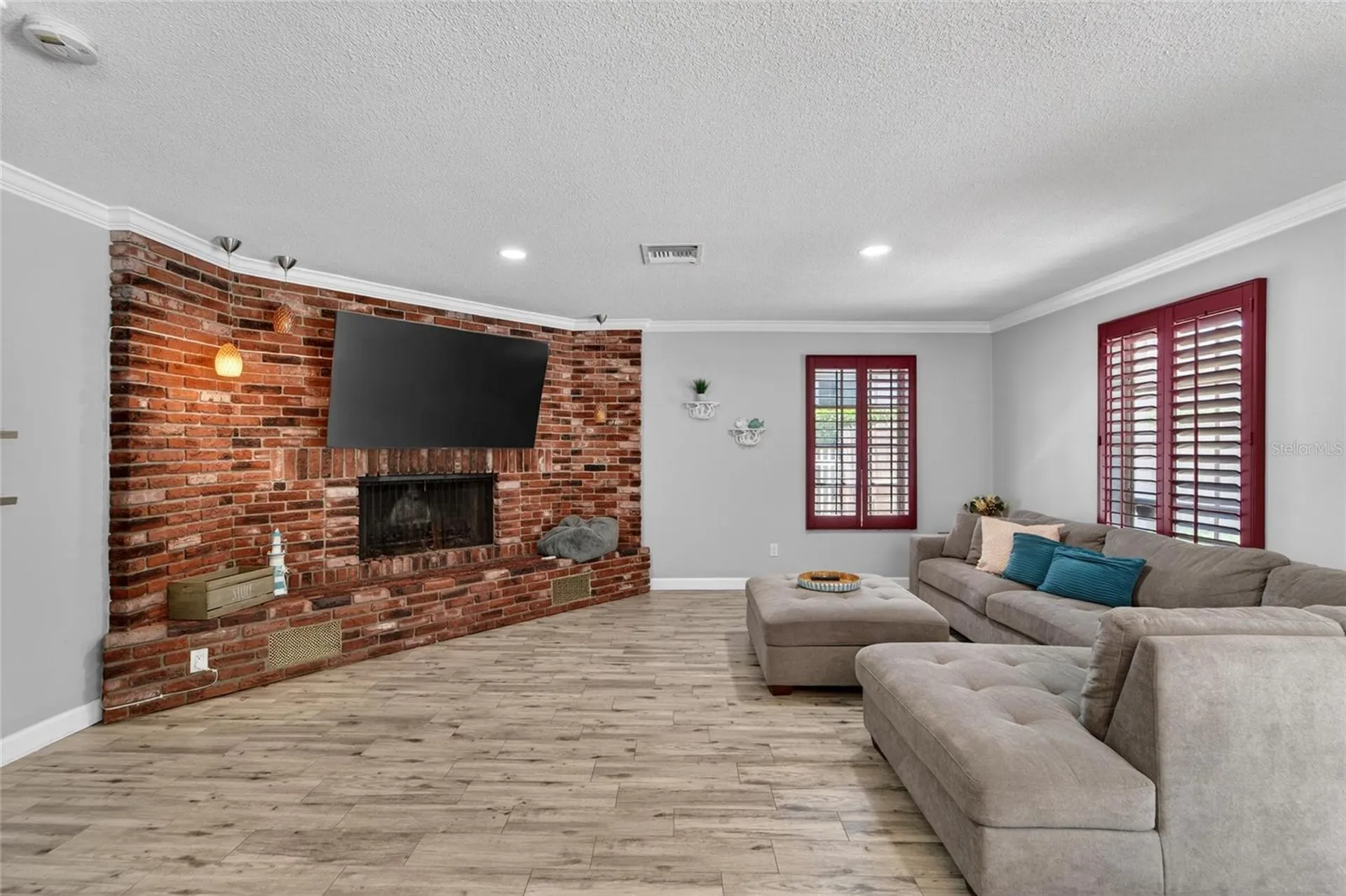 1894 Oakdale Lane N Clearwater FL 33764