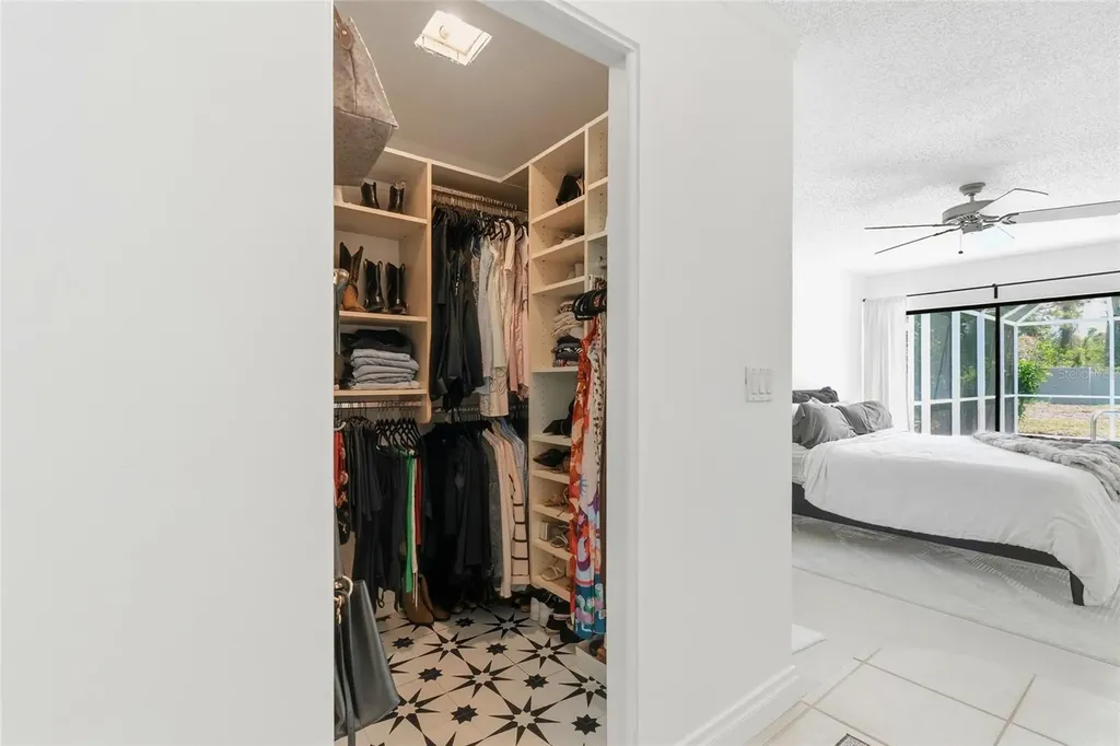 3927 Country View Lane Sarasota FL 34233