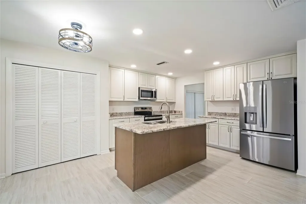 10403 Lake Carroll Way Tampa FL 33618