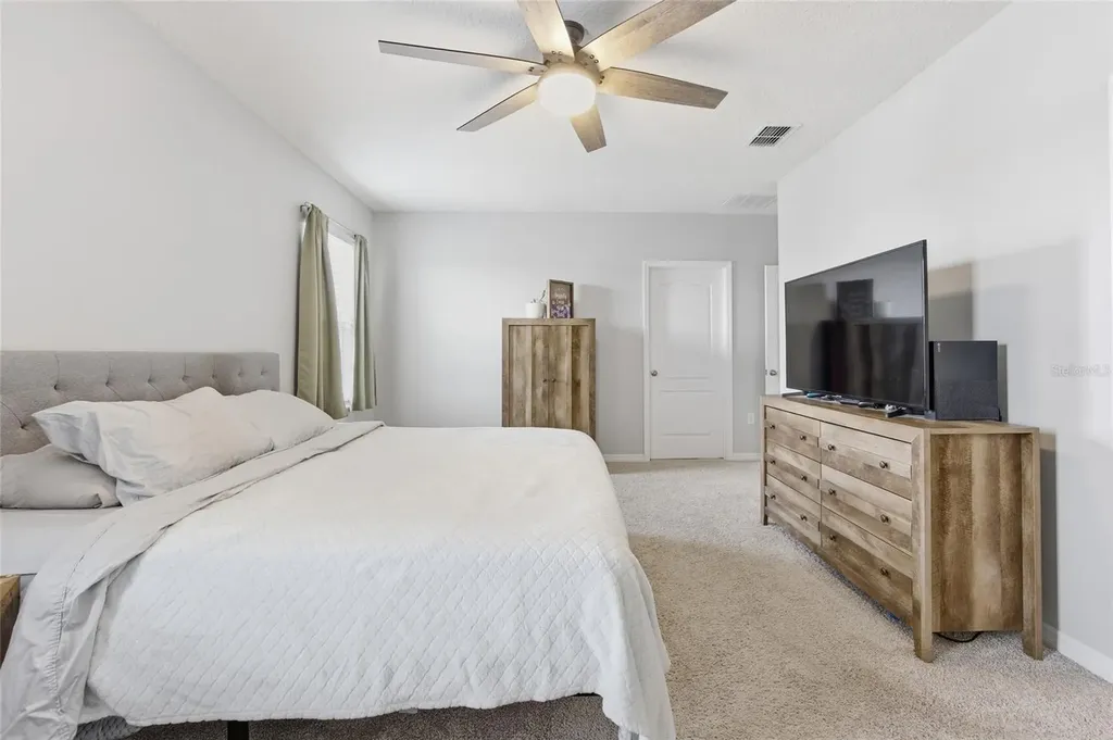 2557 Shamrock Street Tavares FL 32778