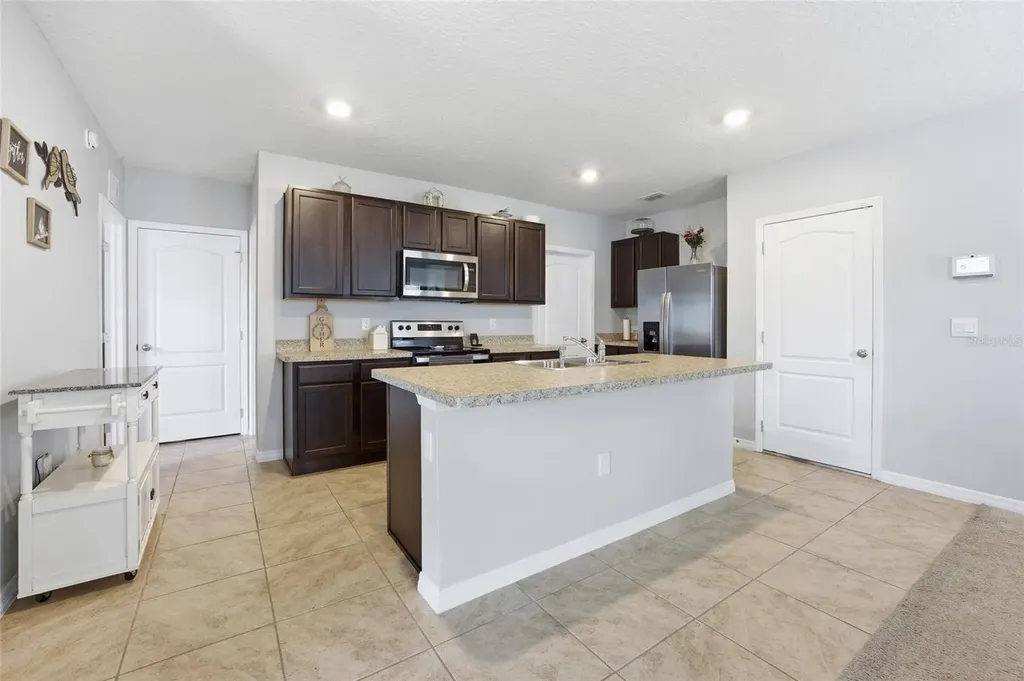 2557 Shamrock Street Tavares FL 32778