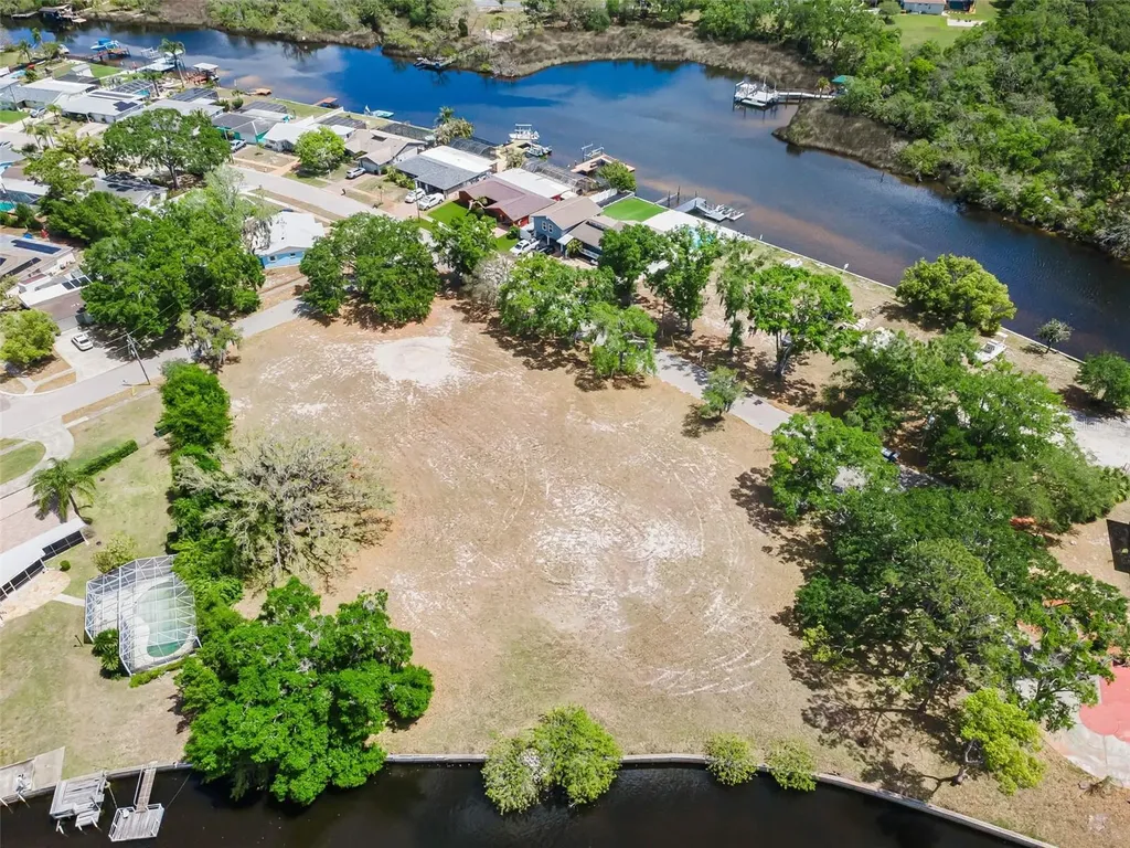 Flotilla Holiday FL 34690
