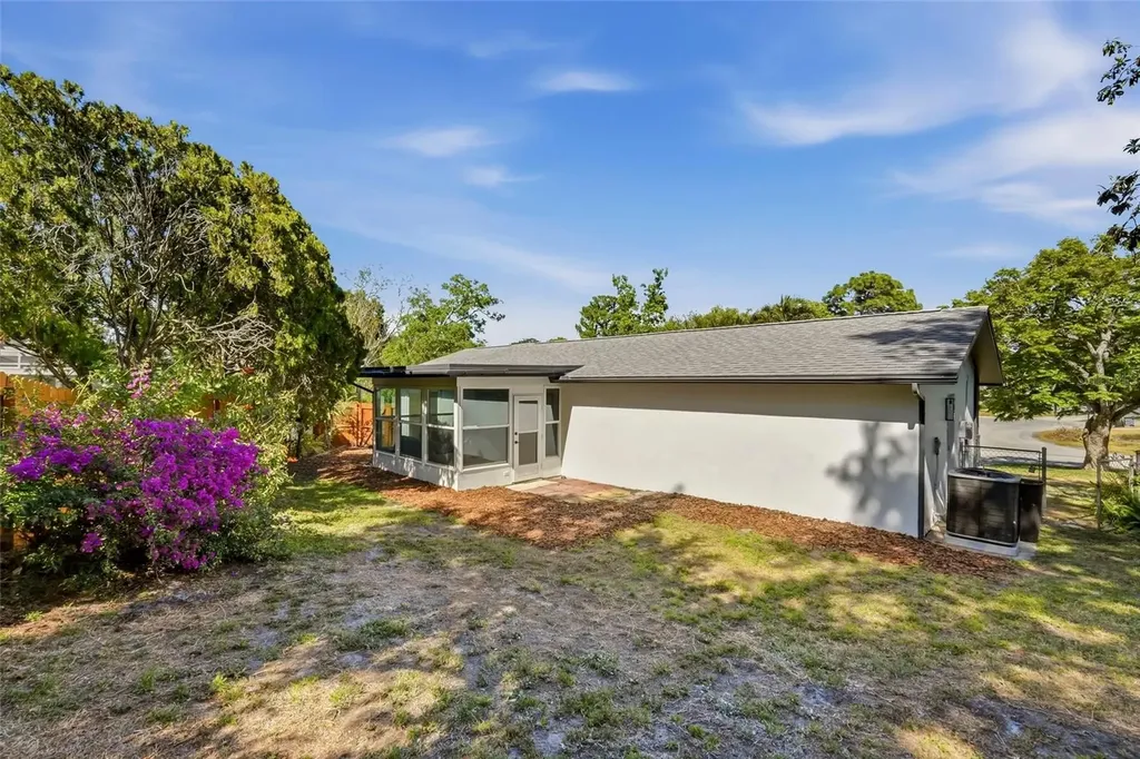 1434 Red Oak Drive Tarpon Springs FL 34689