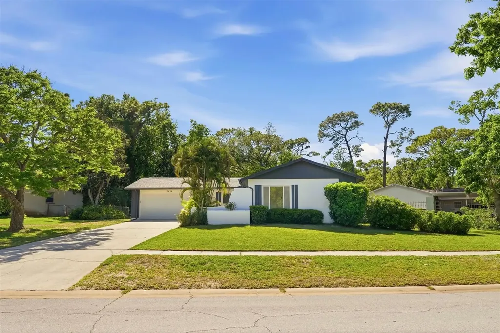 1434 Red Oak Drive Tarpon Springs FL 34689