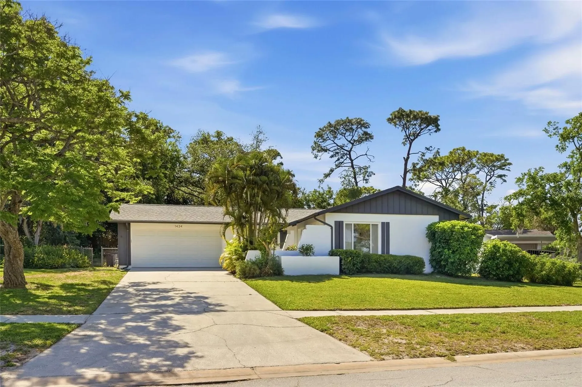 1434 Red Oak Drive Tarpon Springs FL 34689
