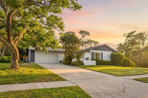 1434 Red Oak Drive Tarpon Springs FL 34689