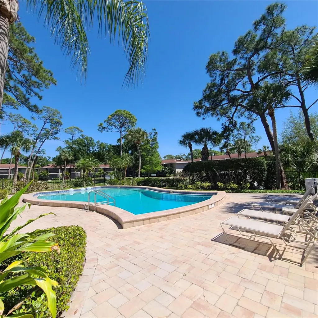 924 La Costa Circle Sarasota FL 34237
