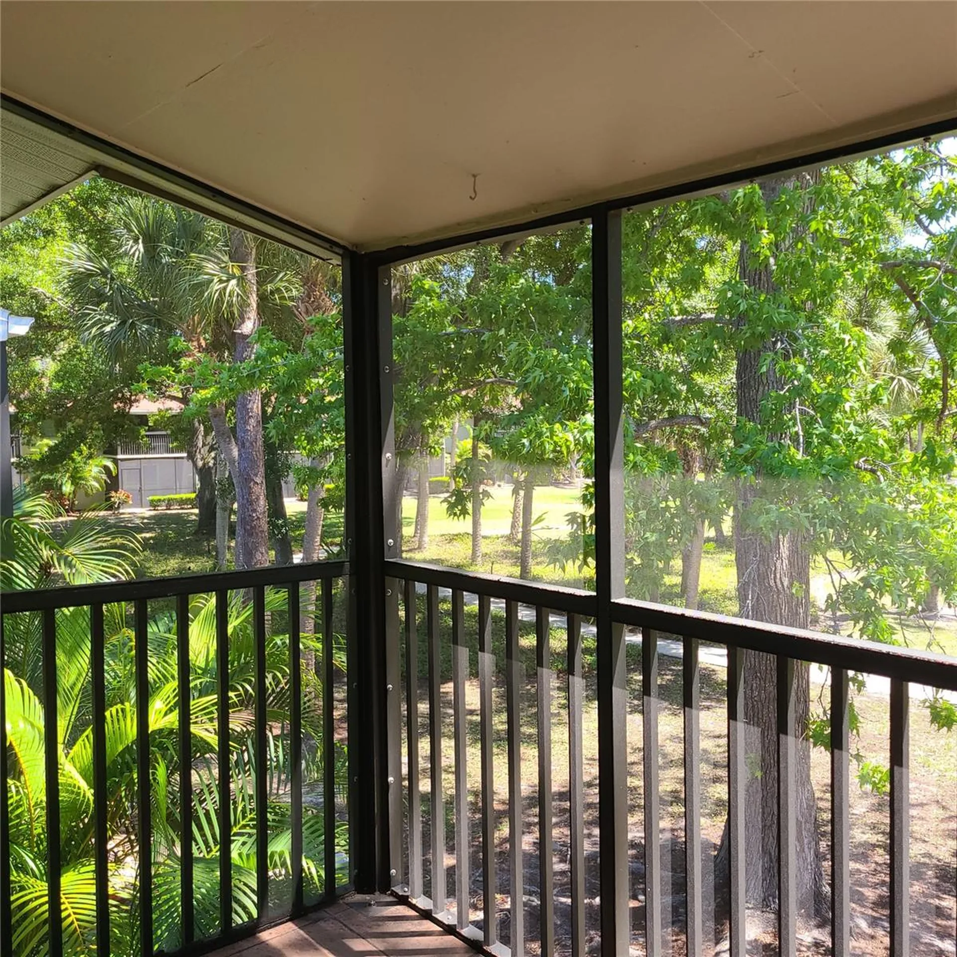 924 La Costa Circle Sarasota FL 34237