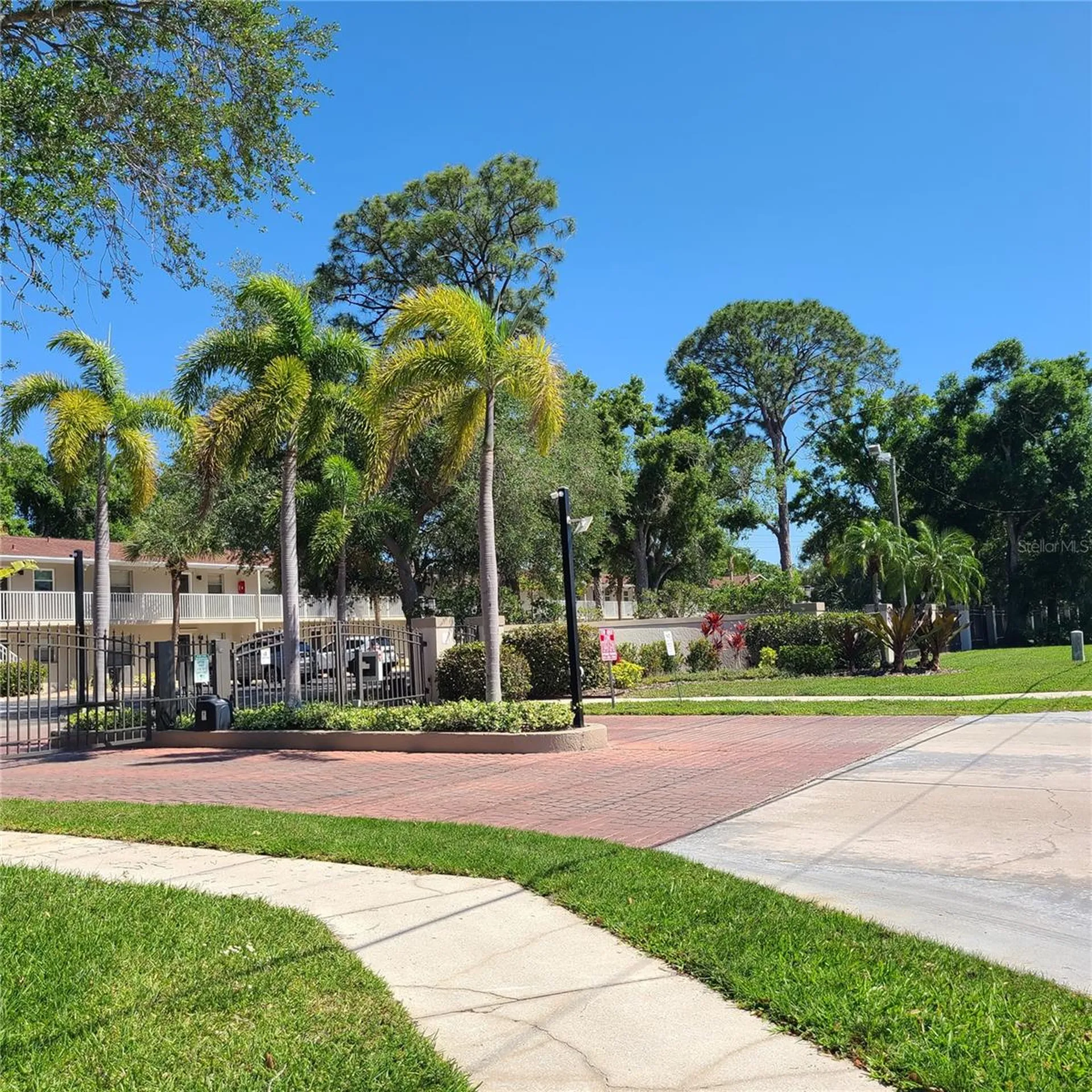 924 La Costa Circle Sarasota FL 34237