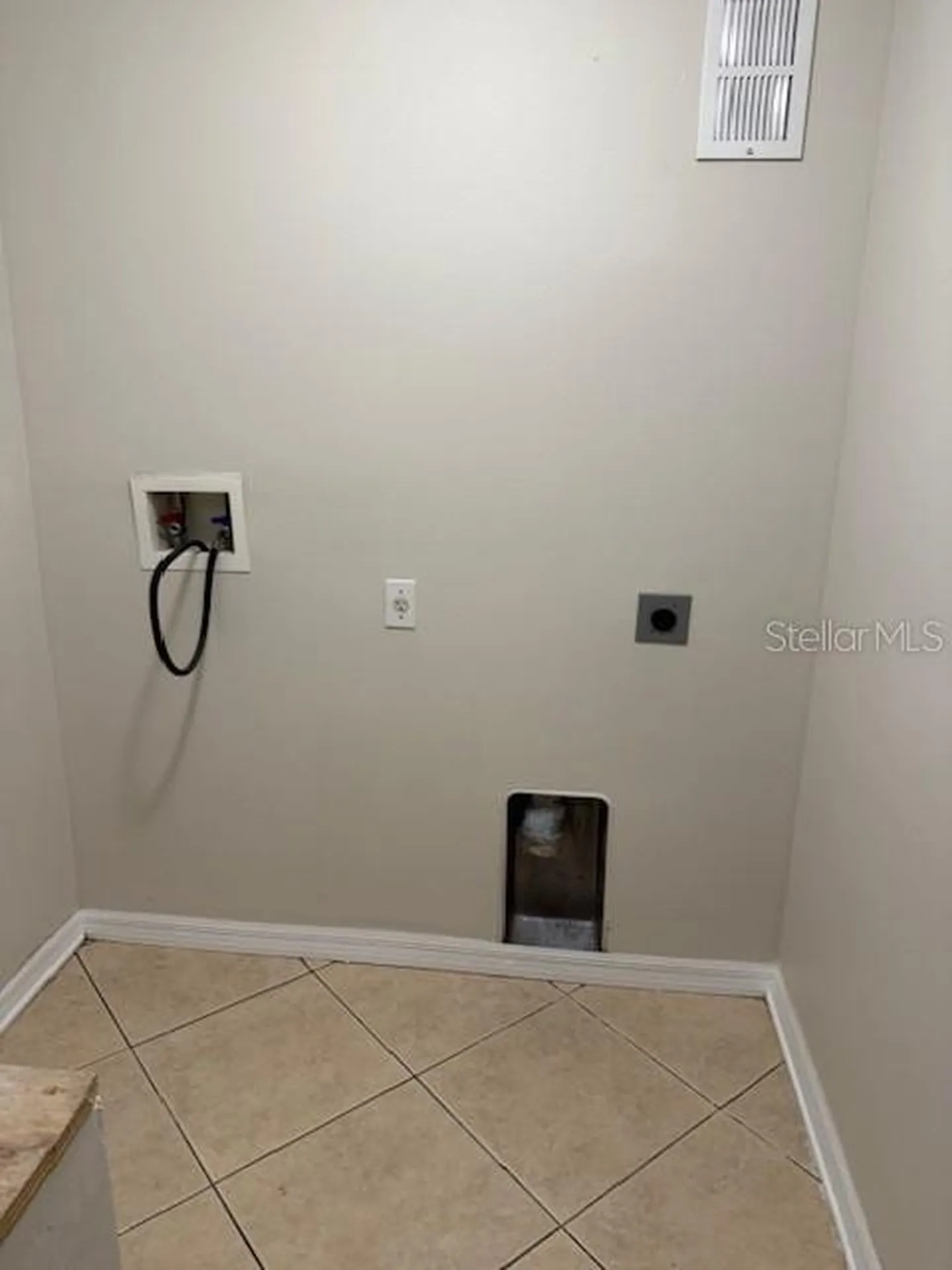 744 Paris Drive Kissimmee FL 34759