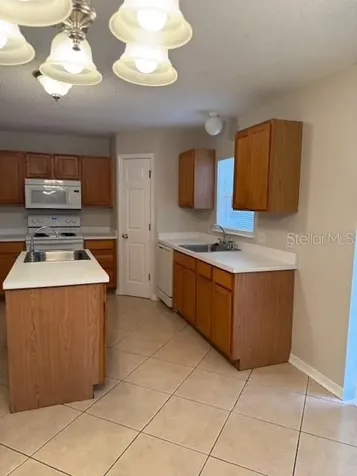 744 Paris Drive Kissimmee FL 34759
