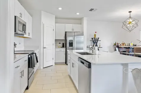 2109 Victorious Falls Avenue Plant City FL 33565