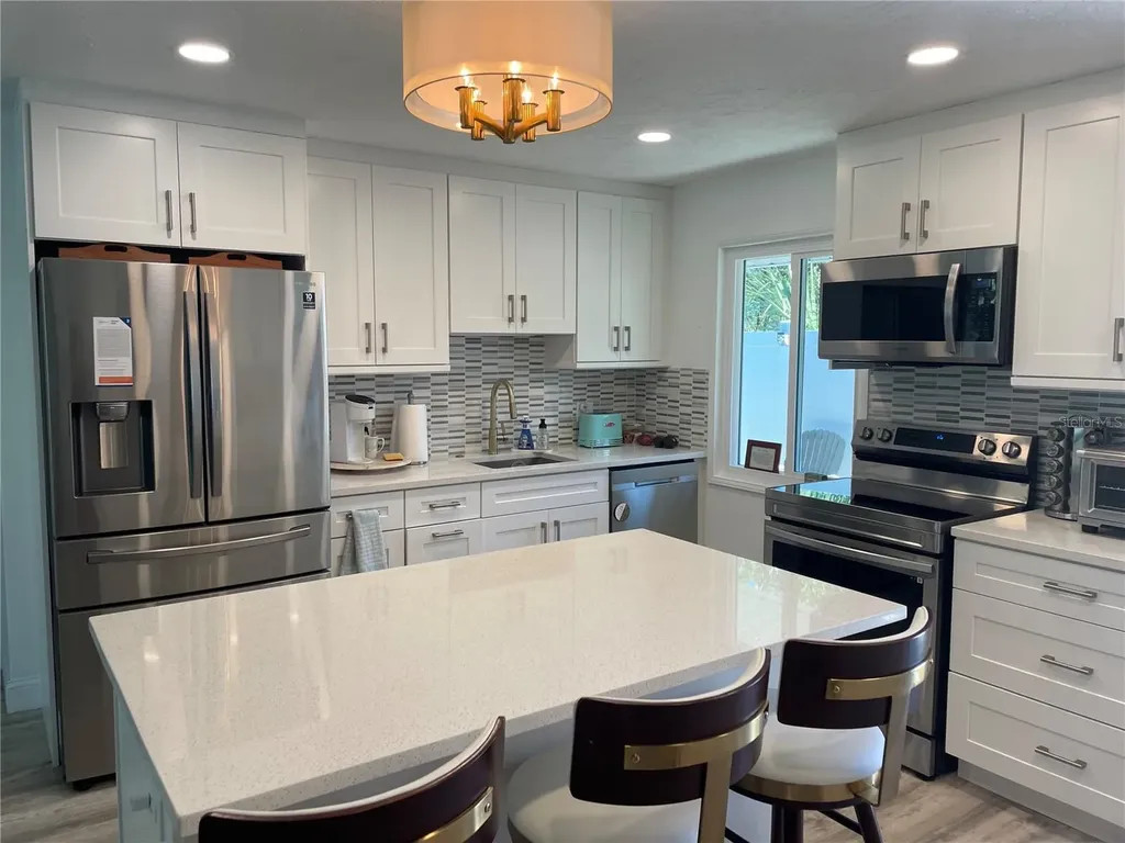 515 1st Avenue E Bradenton FL 34208