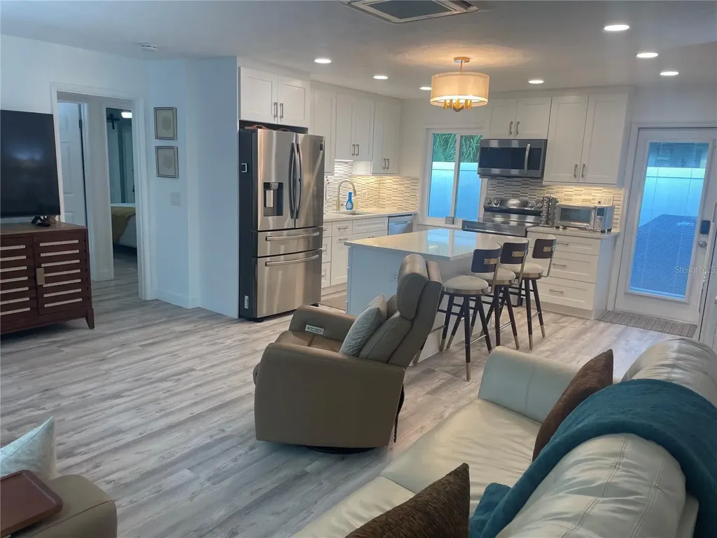 515 1st Avenue E Bradenton FL 34208