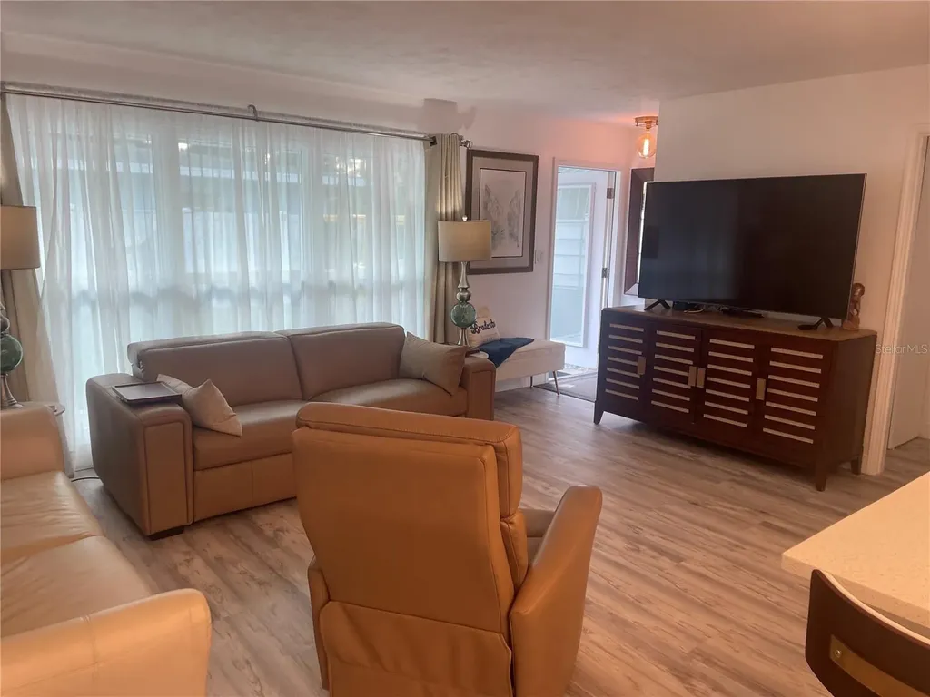 515 1st Avenue E Bradenton FL 34208