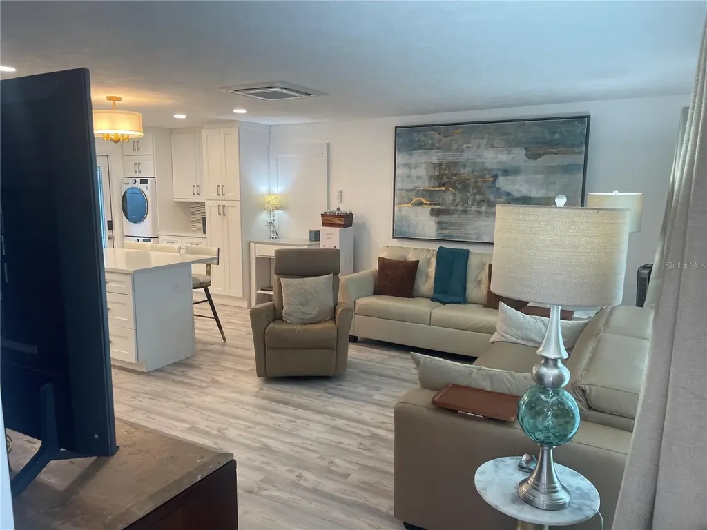 515 1st Avenue E Bradenton FL 34208