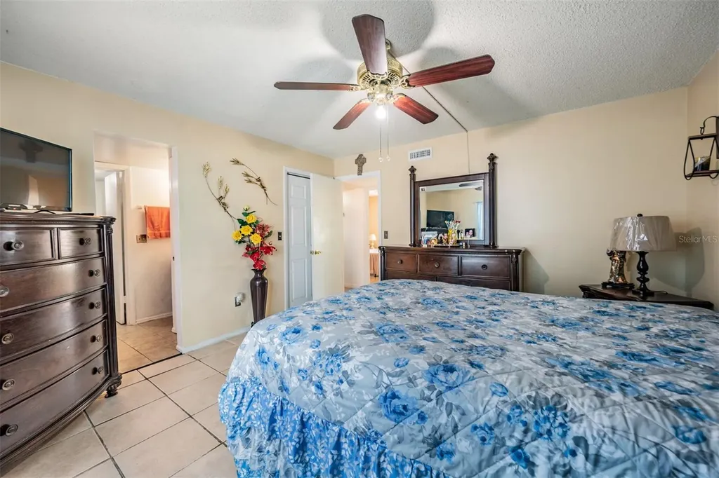 7210 N Manhattan Avenue Tampa FL 33614