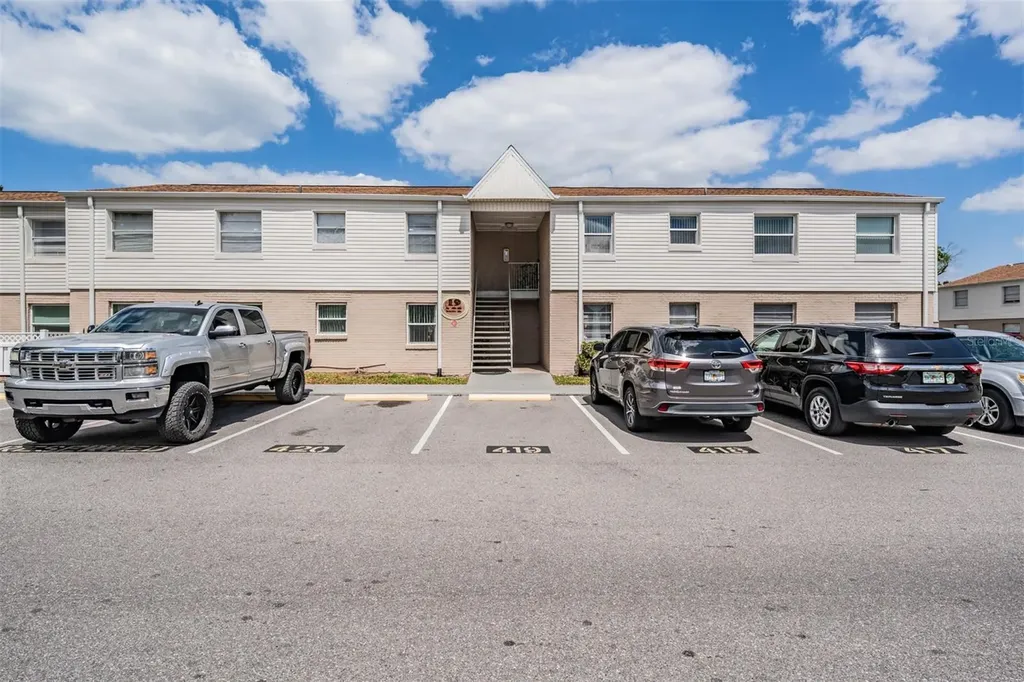 7210 N Manhattan Avenue Tampa FL 33614