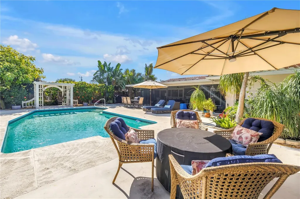 14261 Passage Way Seminole FL 33776